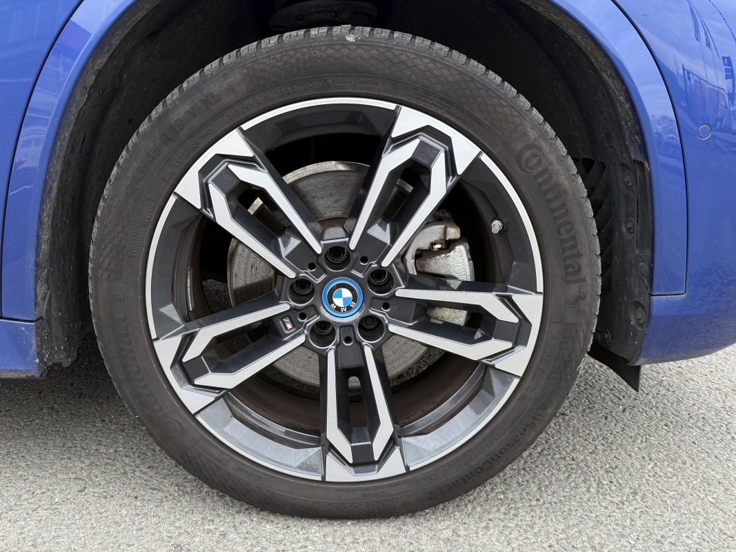 Bmw iX1 — 33
