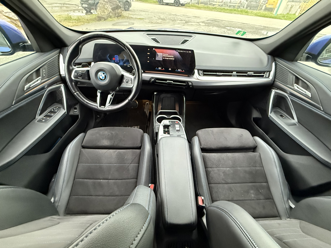 Bmw iX1 — 12