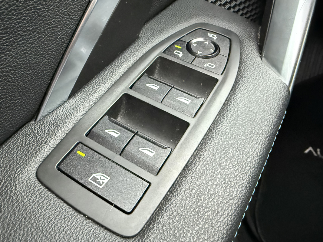 Bmw iX1 — 24