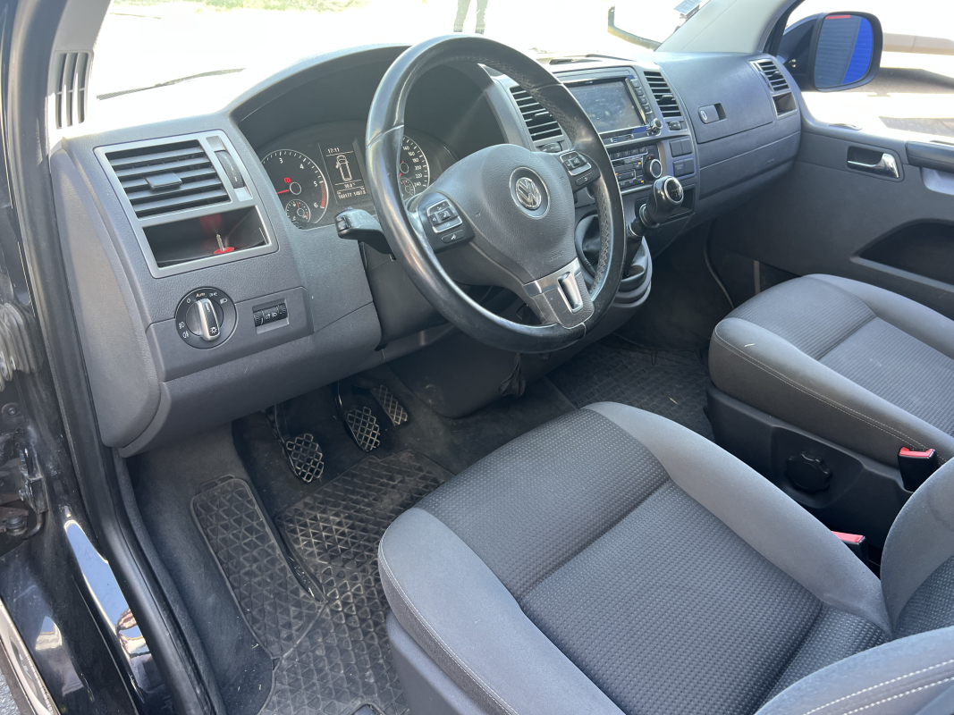 Volkswagen Multivan — 14