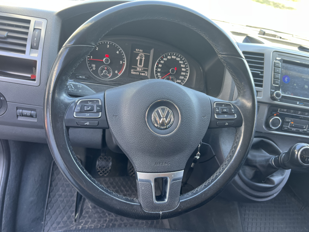 Volkswagen Multivan — 17