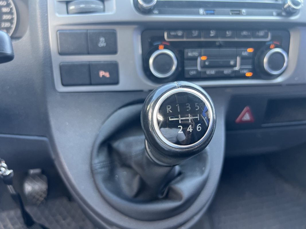Volkswagen Multivan — 33