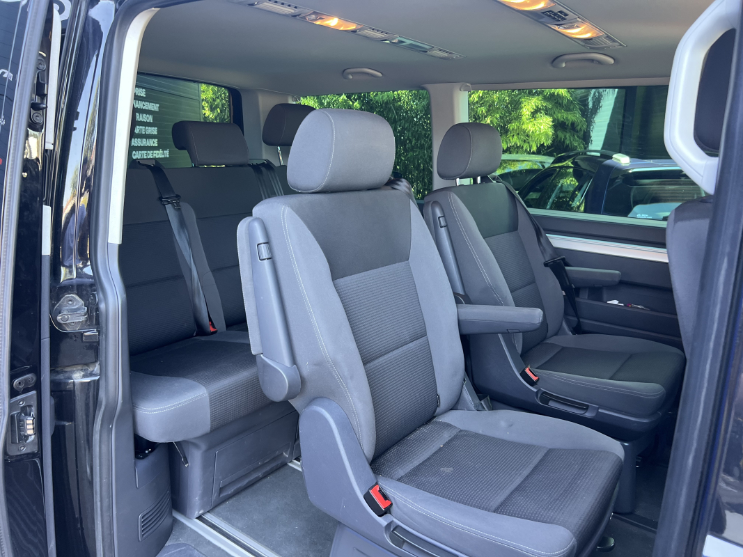 Volkswagen Multivan — 26
