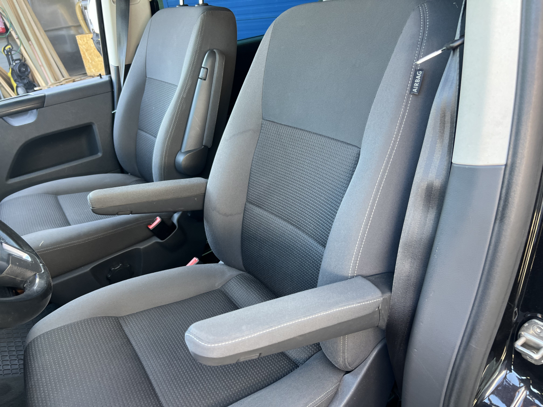 Volkswagen Multivan — 13