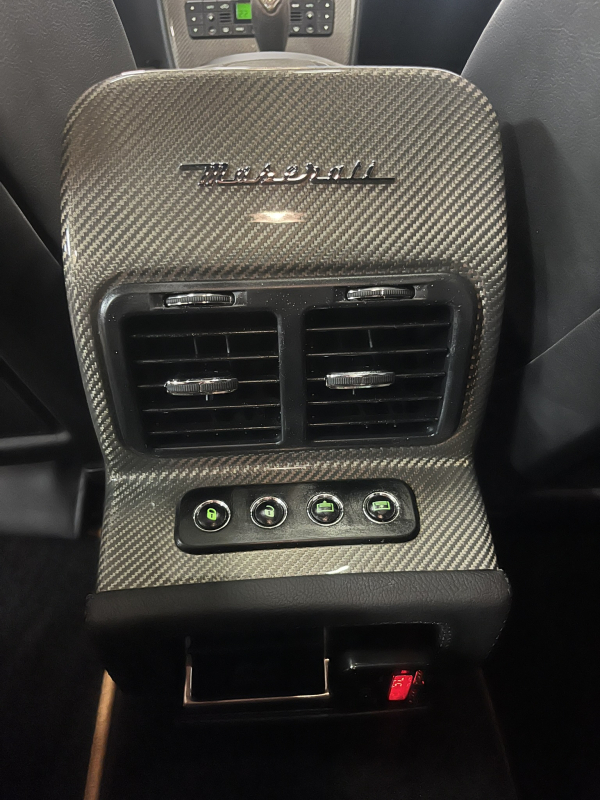 Maserati Quattroporte — 15