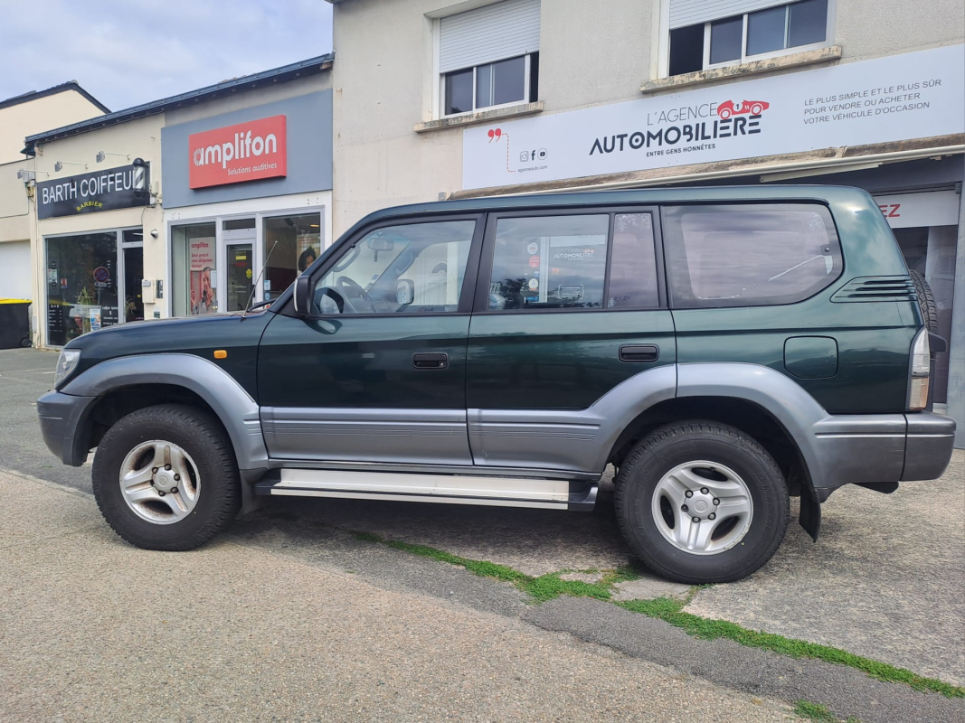 Toyota Land Cruiser — 8
