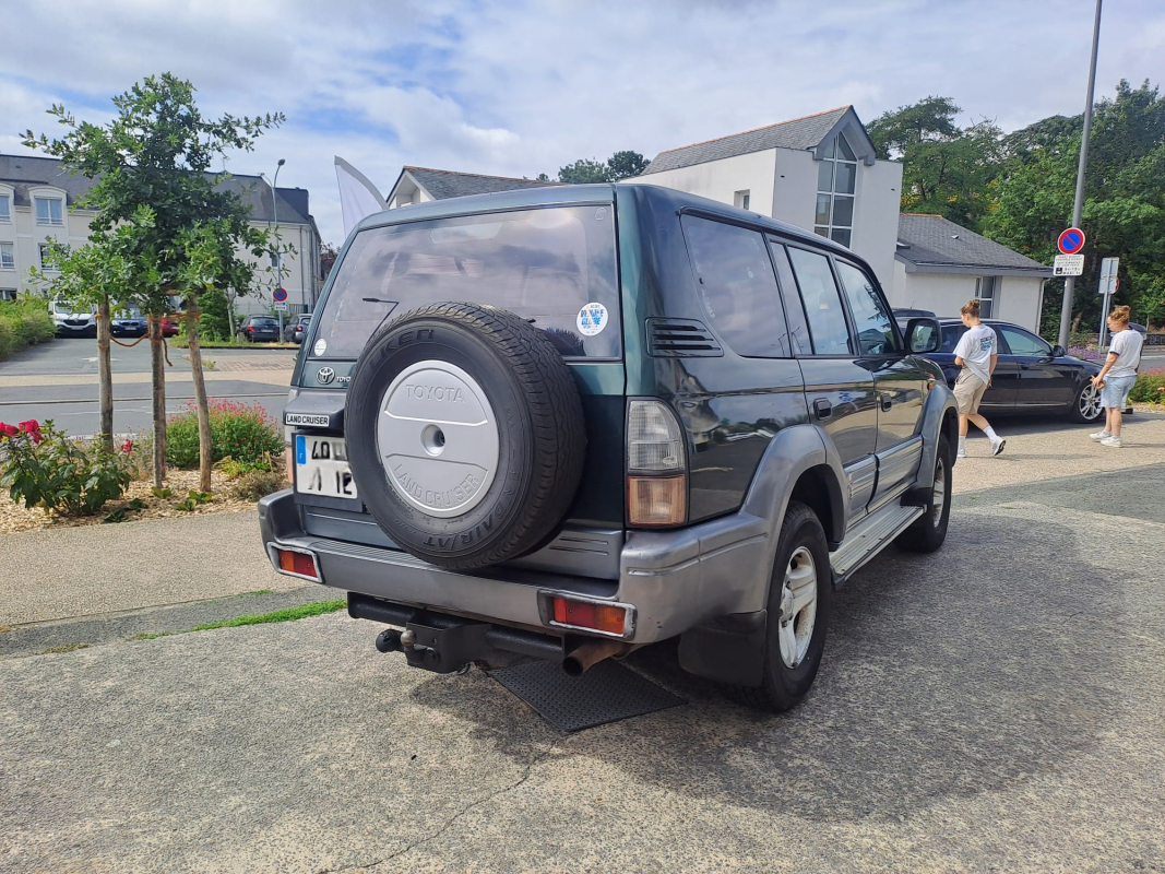 Toyota Land Cruiser — 5