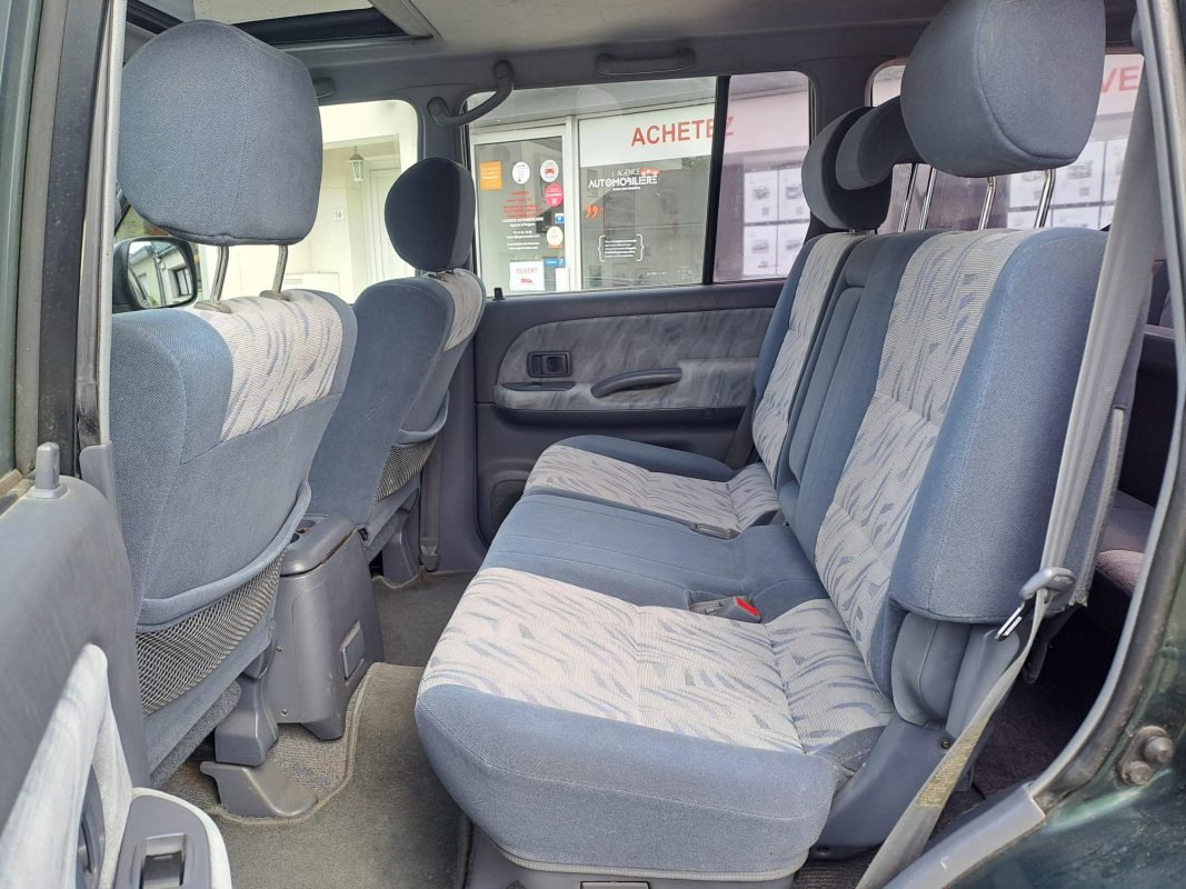 Toyota Land Cruiser — 12