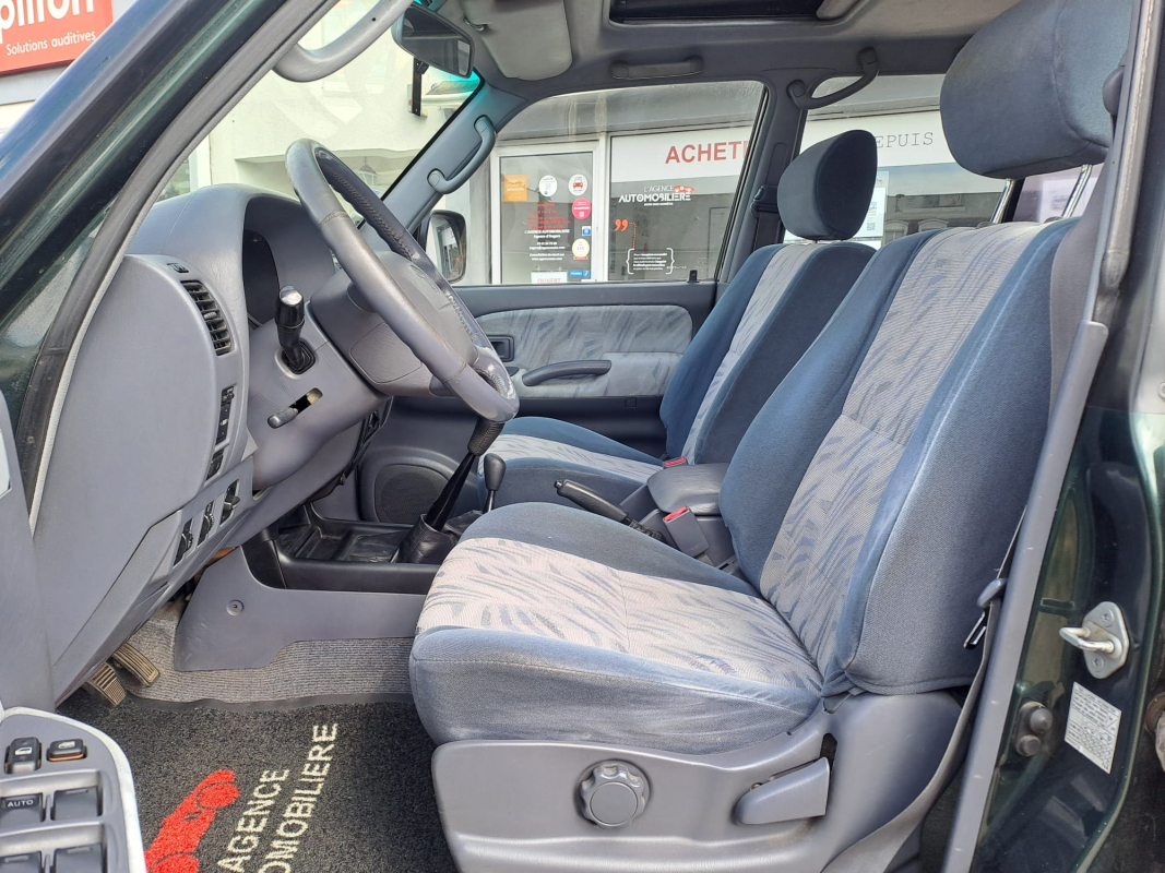Toyota Land Cruiser — 10