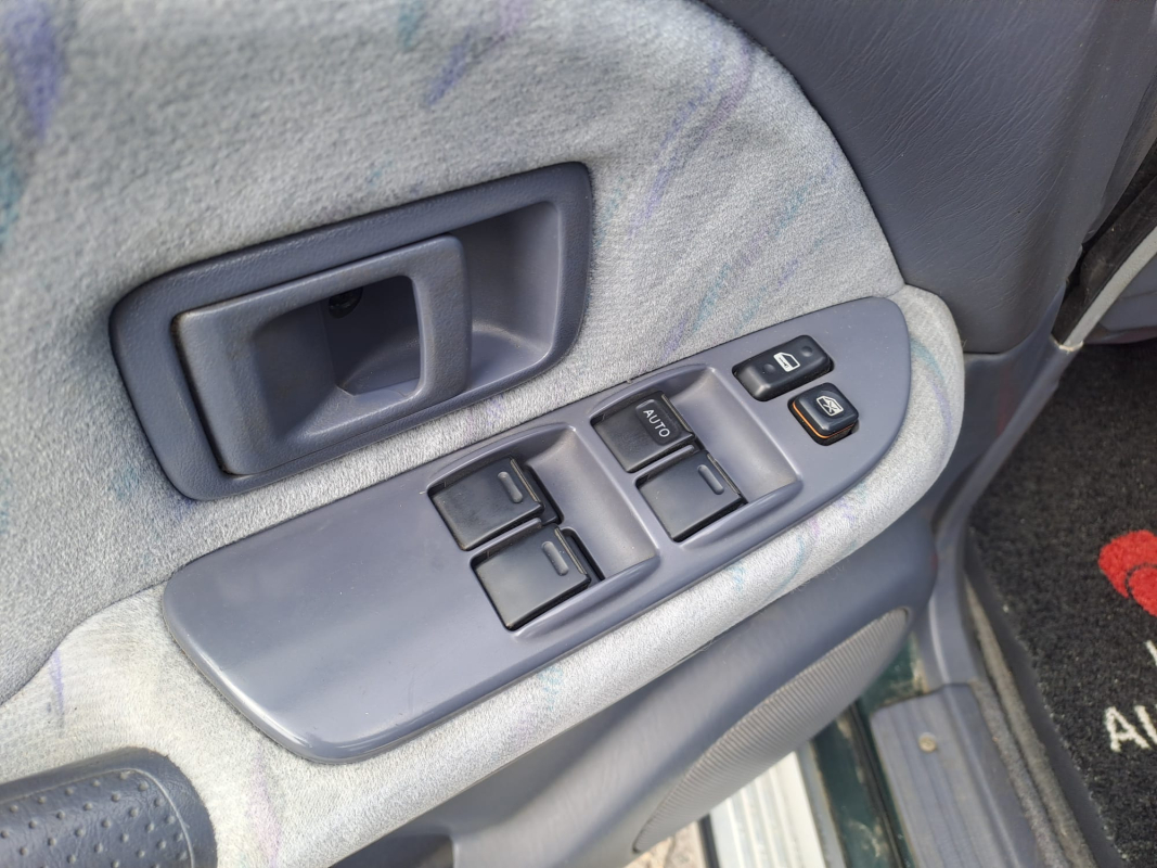 Toyota Land Cruiser — 25