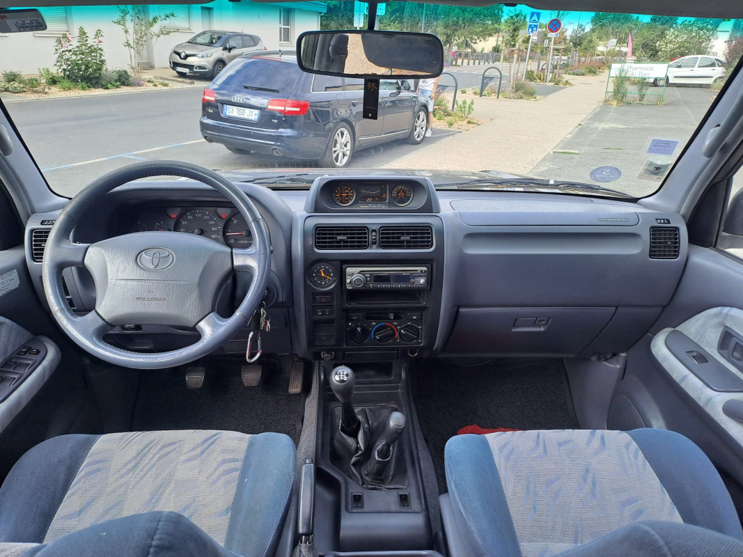 Toyota Land Cruiser — 9