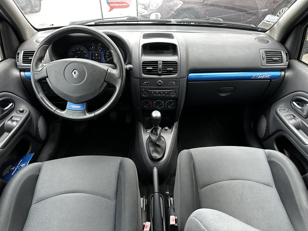 Renault Clio — 15