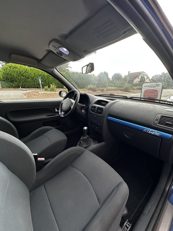 Renault Clio — 18
