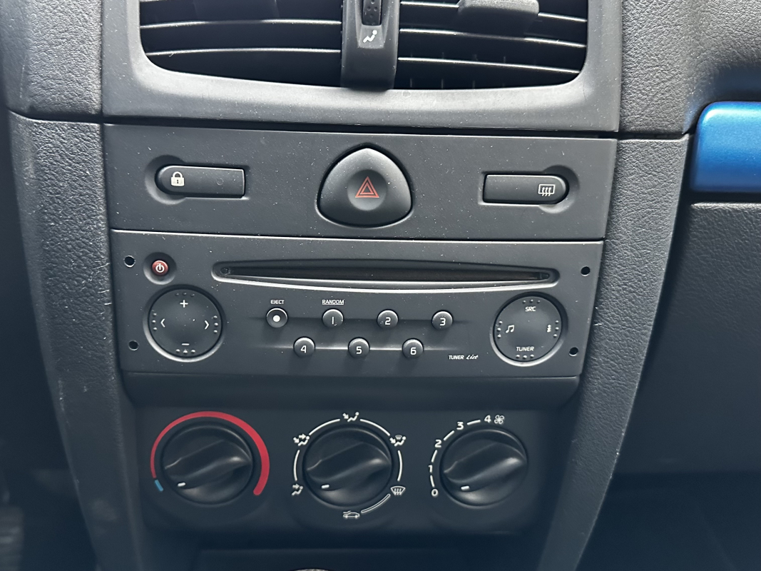 Renault Clio — 30