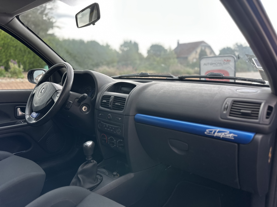 Renault Clio — 21