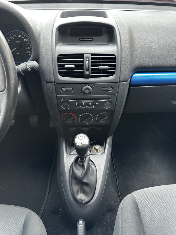 Renault Clio — 28
