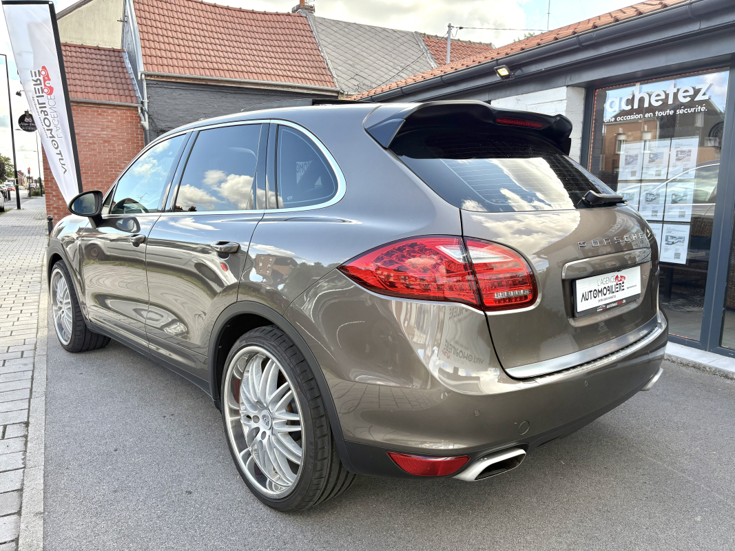 Porsche Cayenne — 4