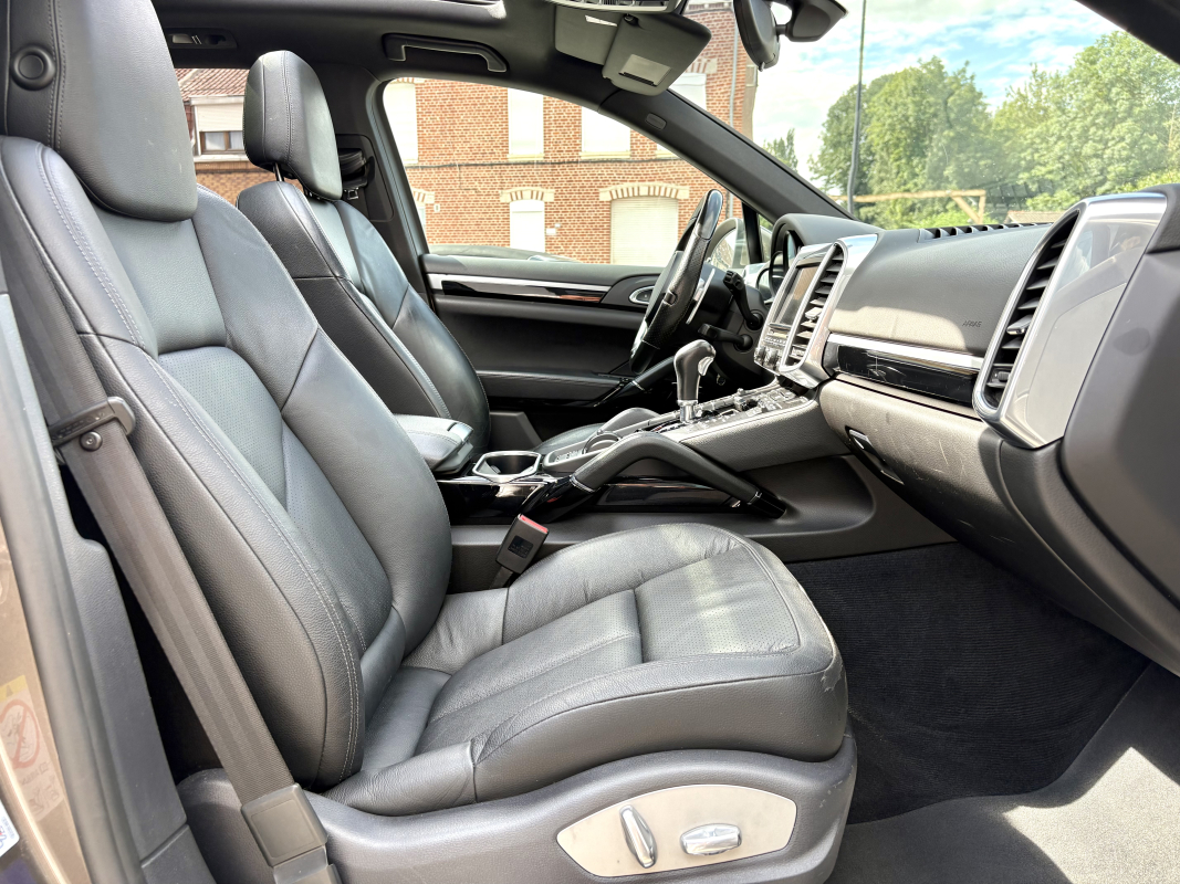 Porsche Cayenne — 22