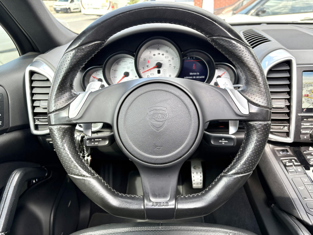 Porsche Cayenne — 15