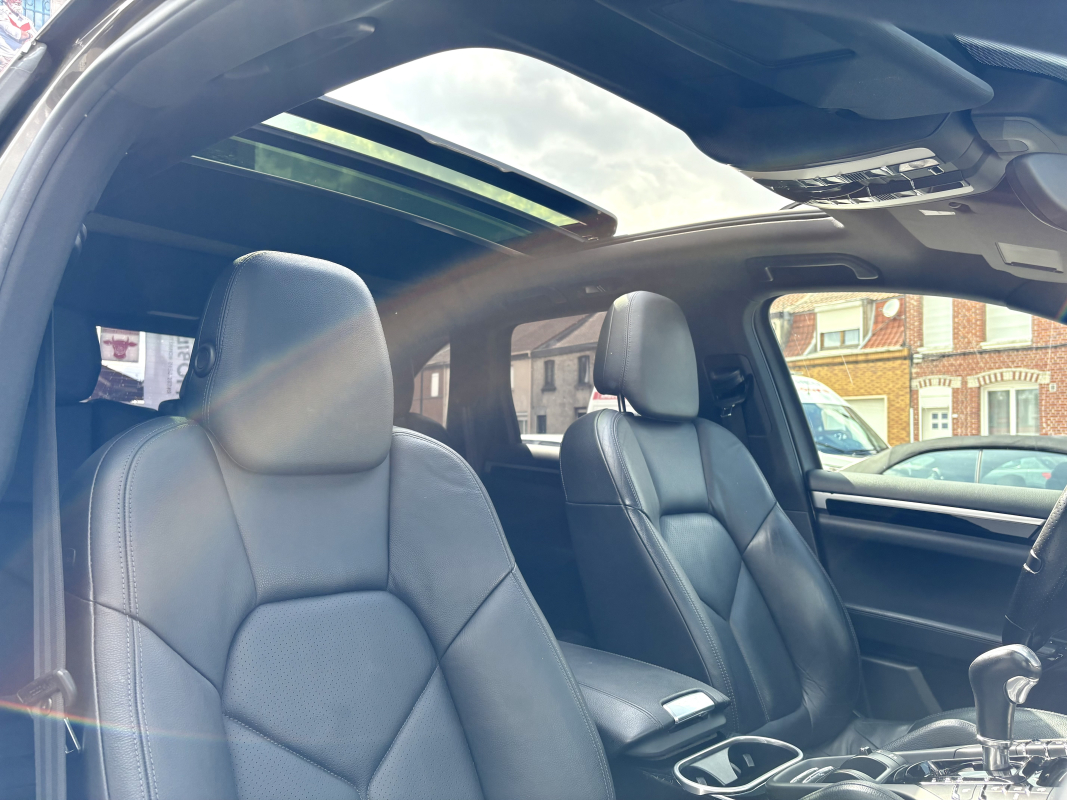 Porsche Cayenne — 21