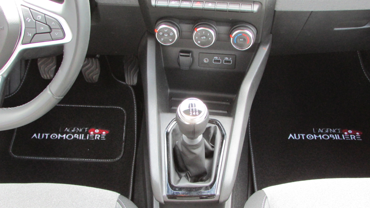 Renault Clio — 19