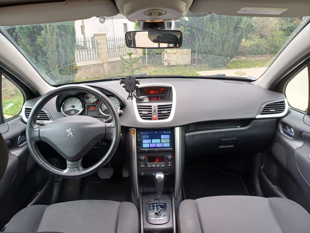 Peugeot 207 — 11