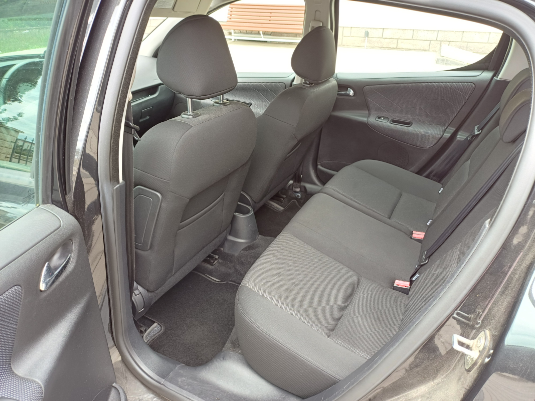 Peugeot 207 — 18