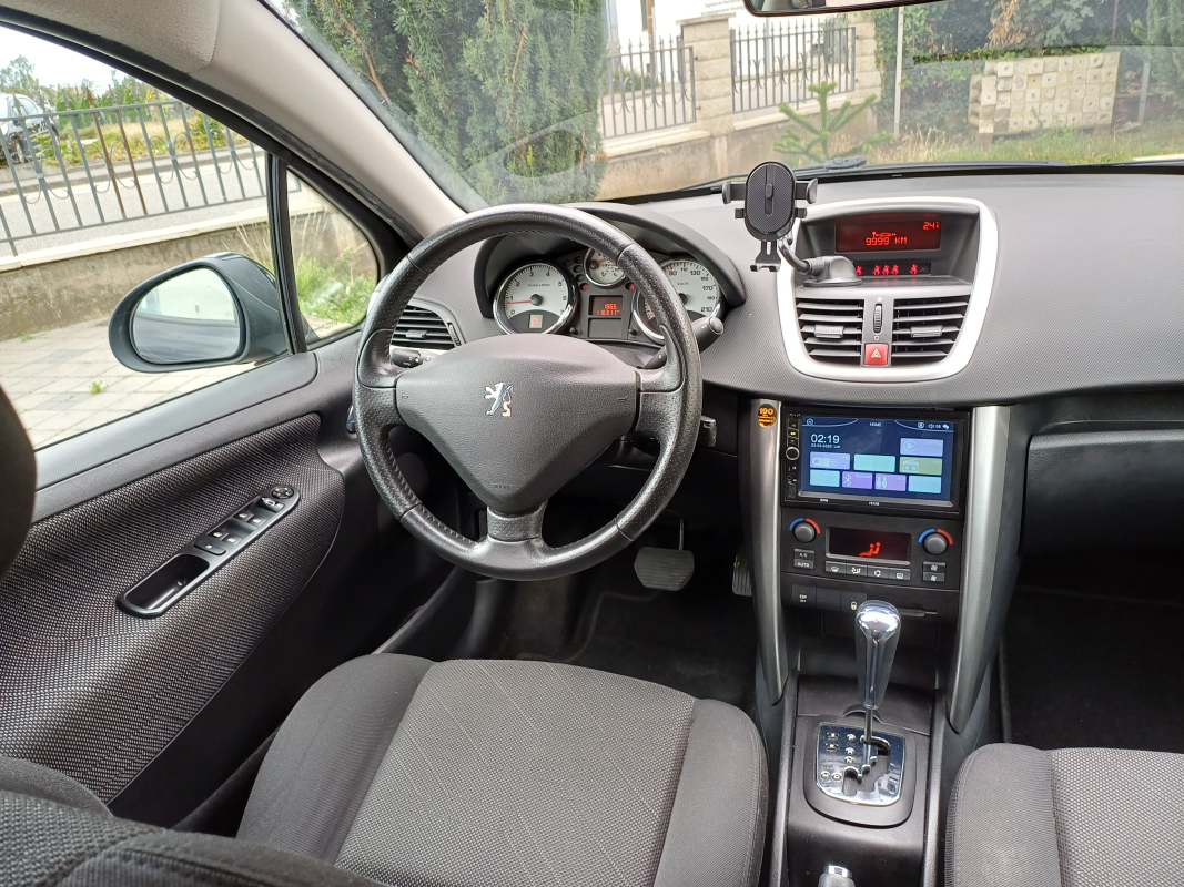 Peugeot 207 — 17