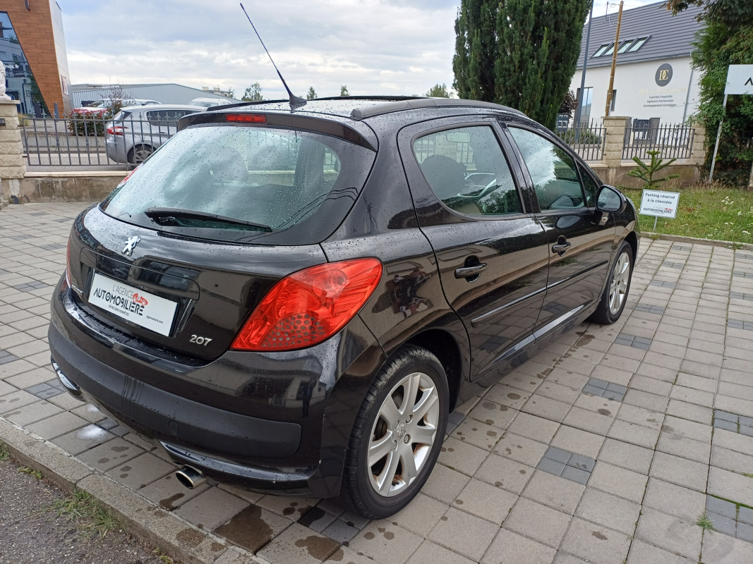 Peugeot 207 — 6
