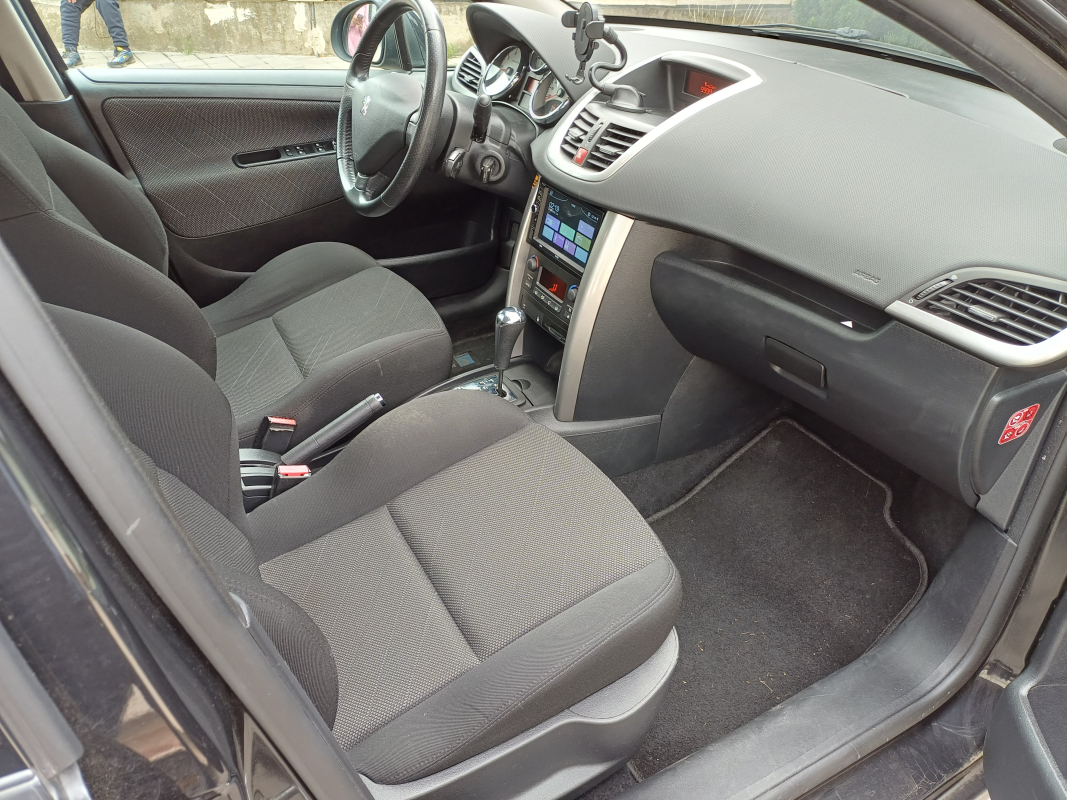 Peugeot 207 — 20