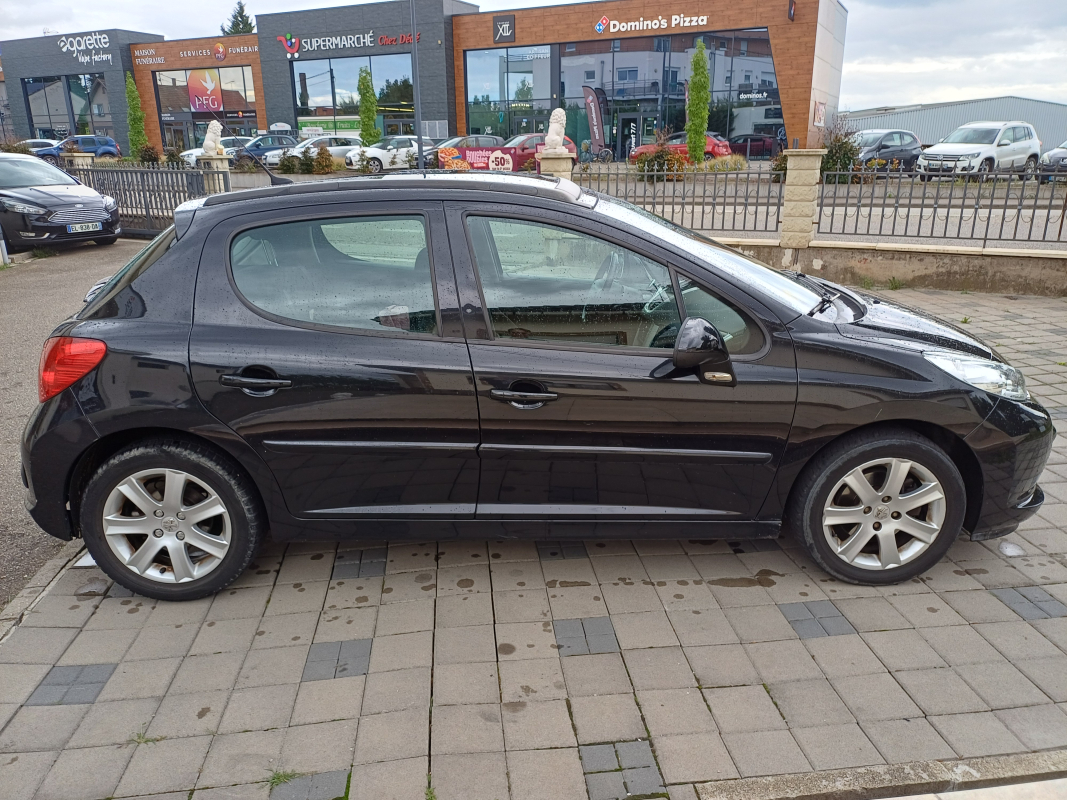 Peugeot 207 — 7
