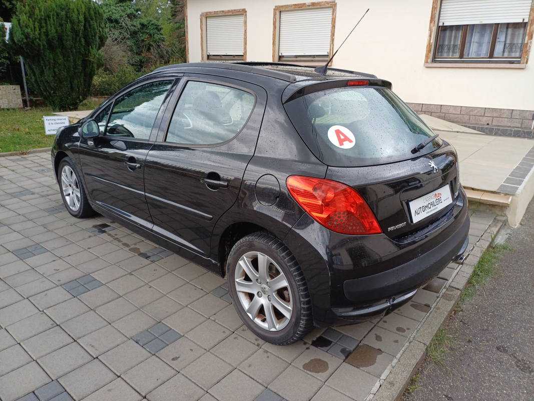 Peugeot 207 — 4