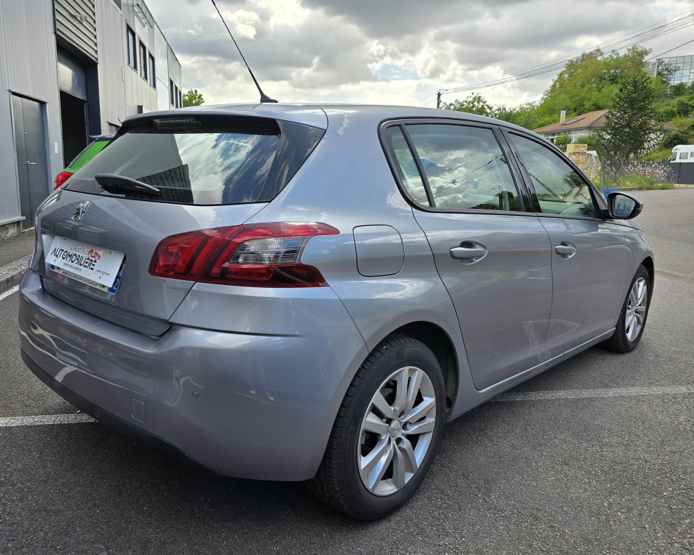 Peugeot 308 — 3