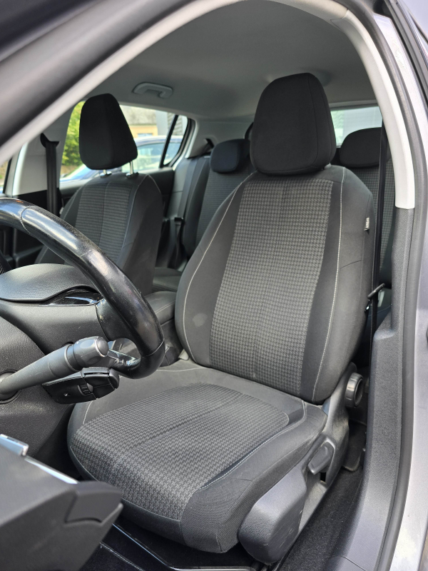 Peugeot 308 — 10