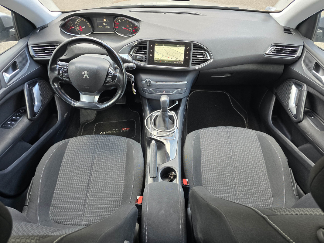 Peugeot 308 — 11