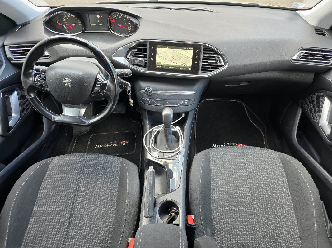 Peugeot 308 — 12