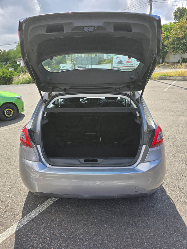 Peugeot 308 — 32