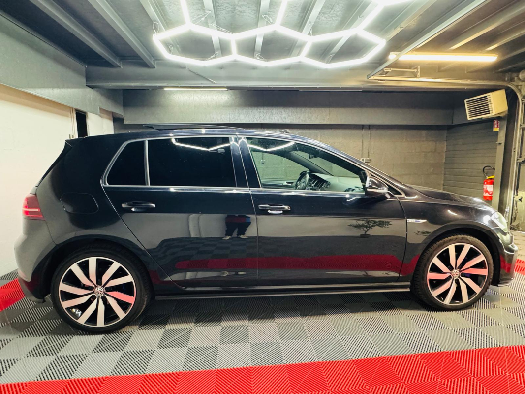 Volkswagen Golf — 4