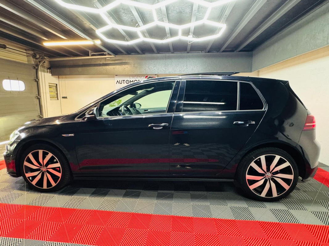 Volkswagen Golf — 9