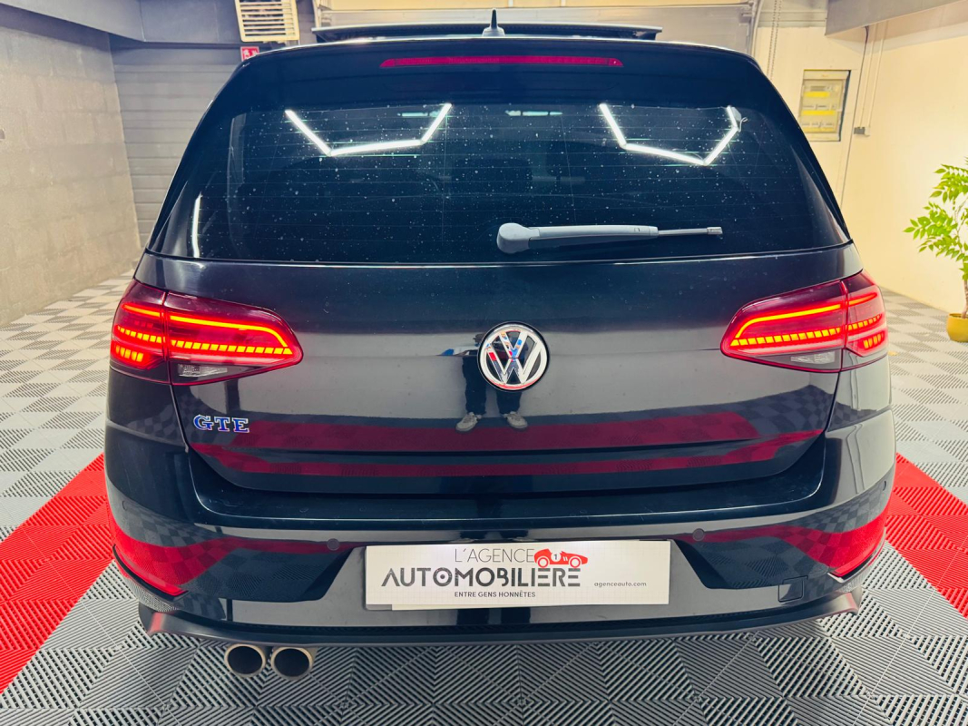 Volkswagen Golf — 6