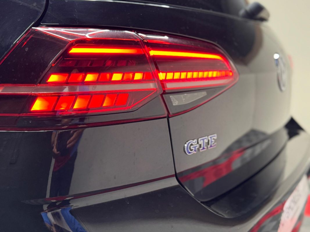 Volkswagen Golf — 8