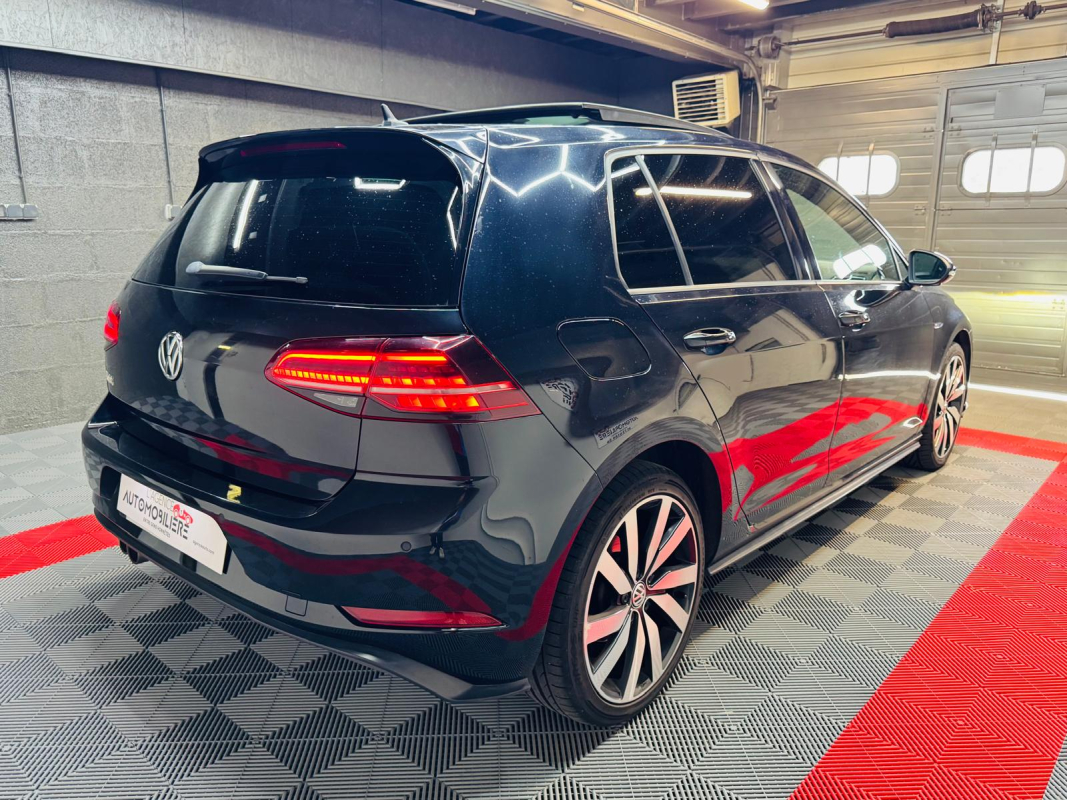 Volkswagen Golf — 5