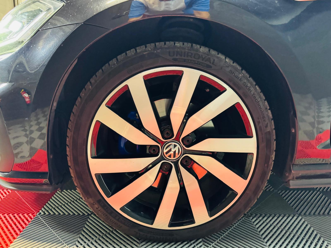 Volkswagen Golf — 23