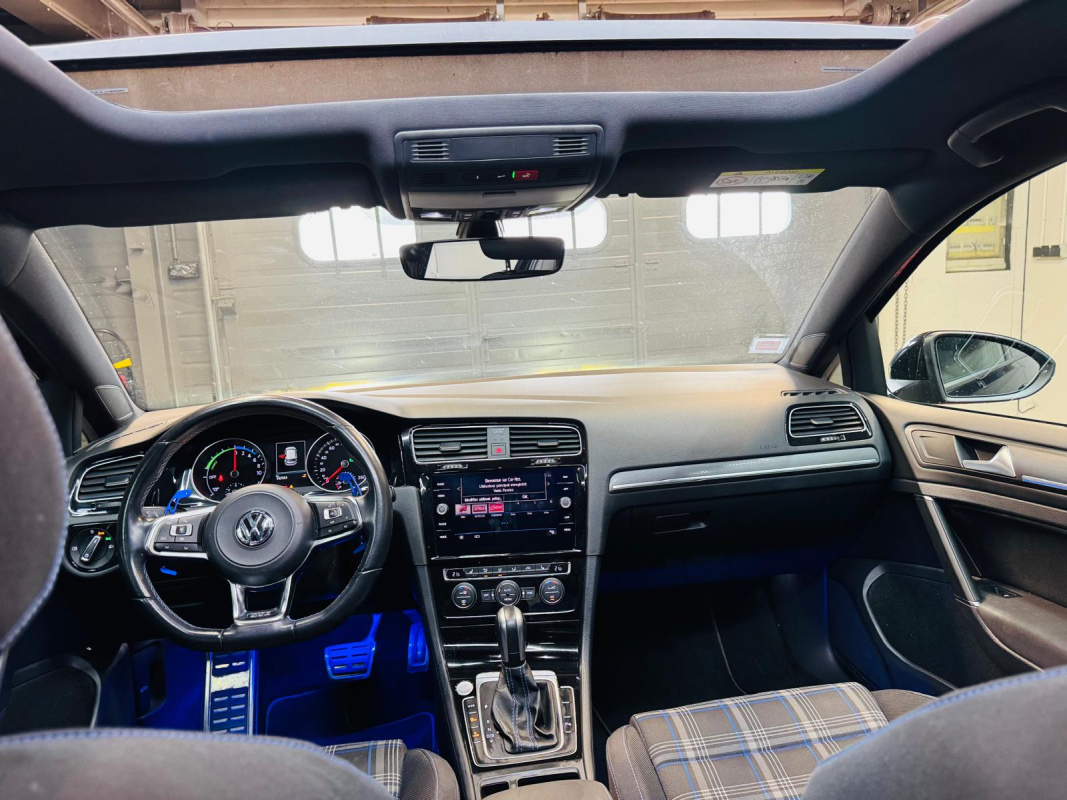 Volkswagen Golf — 12