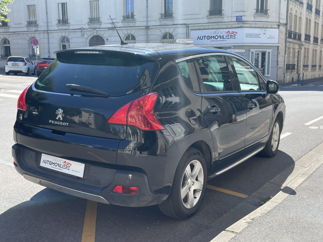 Peugeot 3008 HYbrid4 — 4
