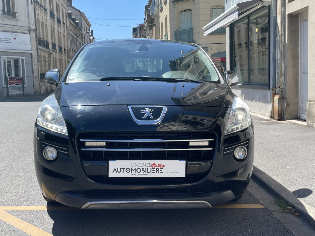 Peugeot 3008 HYbrid4 — 5