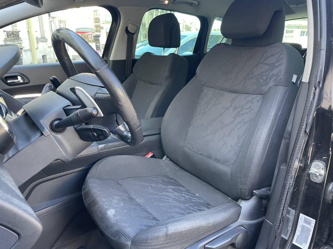 Peugeot 3008 HYbrid4 — 8