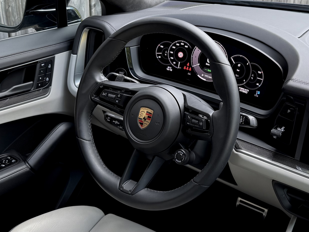 Porsche Cayenne — 8