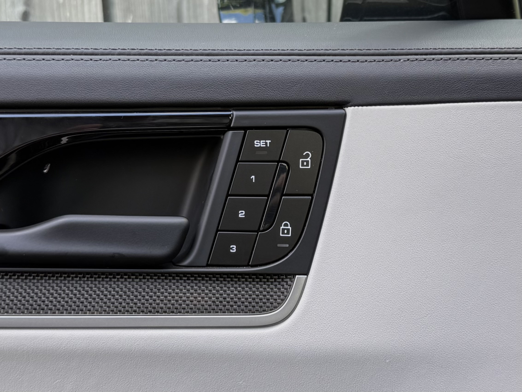 Porsche Cayenne — 21