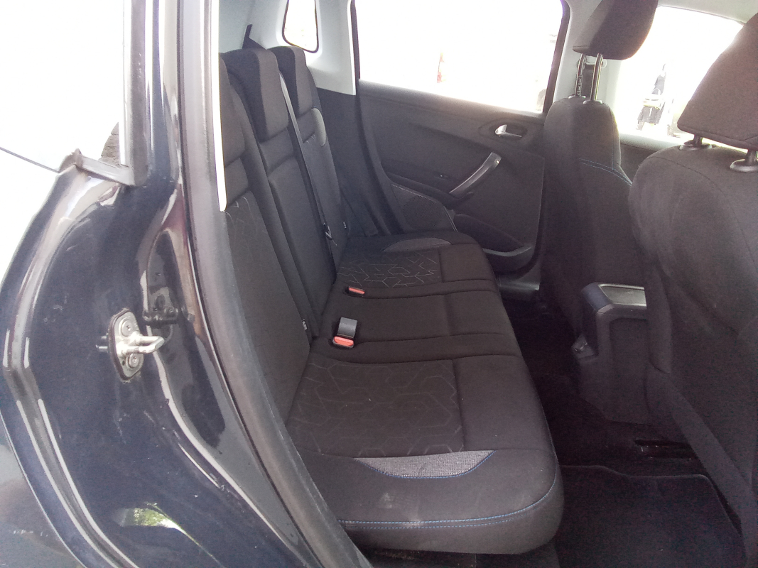 Peugeot 2008 — 16